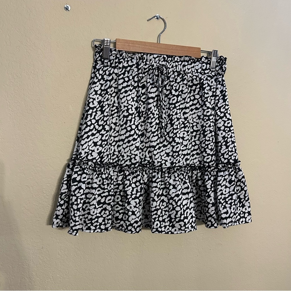 SHEIN Black and White Leopard Print Mini Skirt